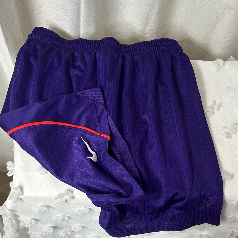 Nike Women's Vibrant Purple Athletic Shorts - Picture 4 of 4